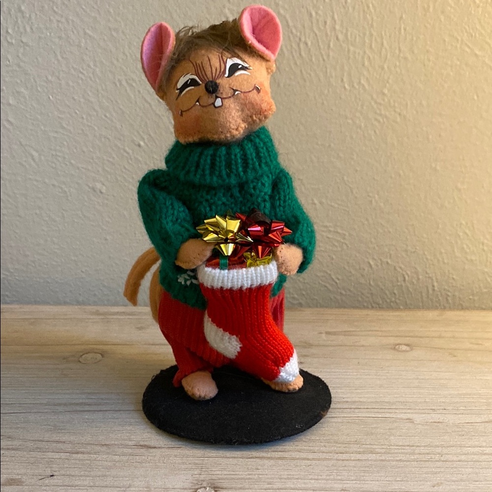 Annalee Holiday Mouse Figurine with Stocking